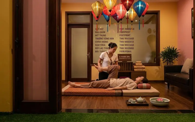 ky-thuat-keo-gian-passive-yoga-trong-massage-thai